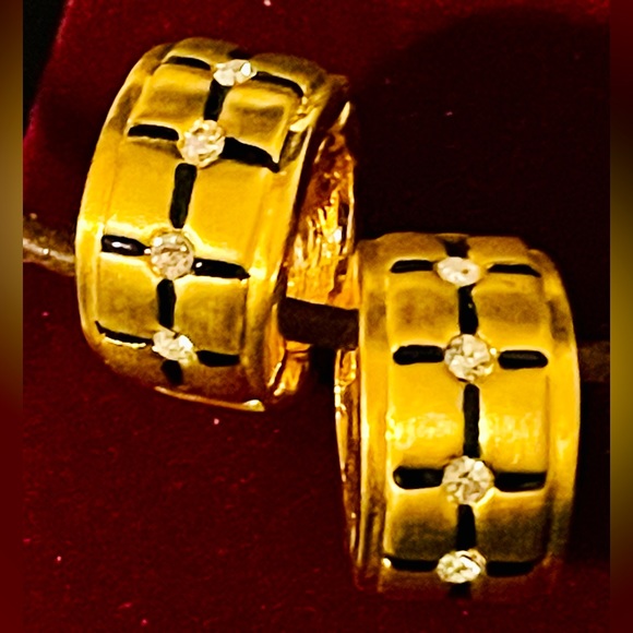 Vintage Jewelry - Gold and Clear Rhinestones Magnetic Ear Hugger Clip On Earrings